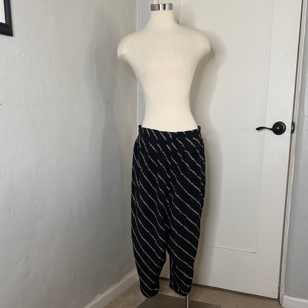 BCBGMaxAzria SILK Black and Cream Striped Cropped Pants